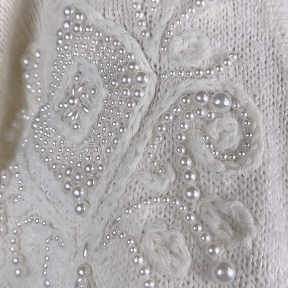 Vintage look beaded white sweater - Picture 3 of 8